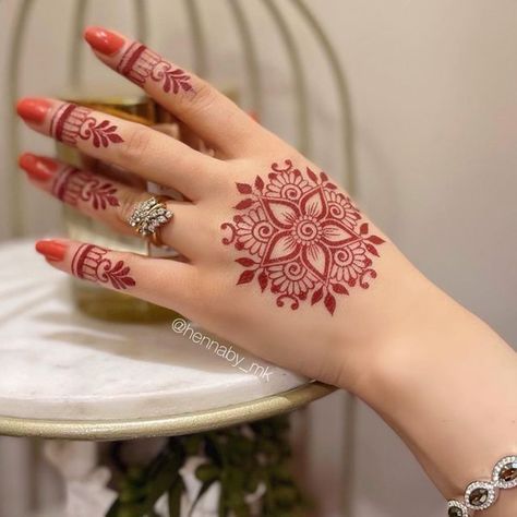 Mehndi Design For Diwali, Mahndi Desain Simple Front Hand Easy, Mehndi For Diwali, Diwali Mehndi Designs, Diwali Mehandi, Diwali Mehendi, Henna Motive, Short Mehndi Design, Simple Mehendi Designs