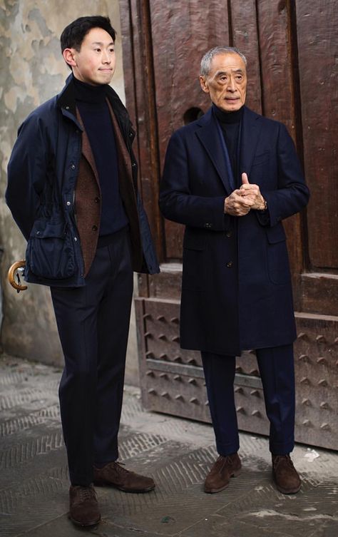 Barbour Street Style, Navy Brown Outfit, Mens Casual Outfits Winter, Noboru Kakuta, Navy And Brown Outfit, Italian Fashion Street, The Sartorialist, Brown I, Gents Fashion