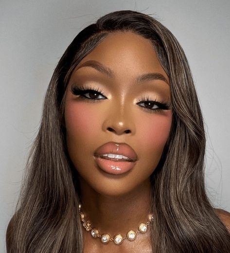 Bronze Makeup Black Women, Chocolate Makeup Looks, Makeup Looks For Brown Skin, Prom Fits, Brown Eyeshadow Looks, Birthday Makeup Looks, Uk Makeup, 22 Birthday, Makeup Favorites