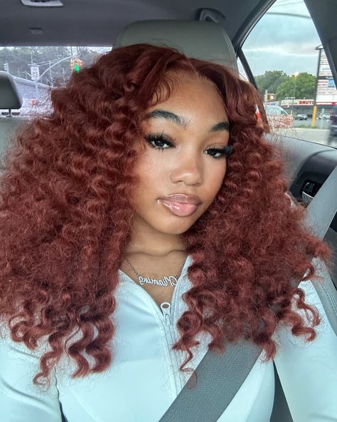 Curly Hairstyles Weave, Sew In Curls, Weave Hair Color, Hairstyles Weave, Ginger Hair Color, Graduation Hairstyles, Quick Weave, Hair Inspo Color, Braids For Black Hair