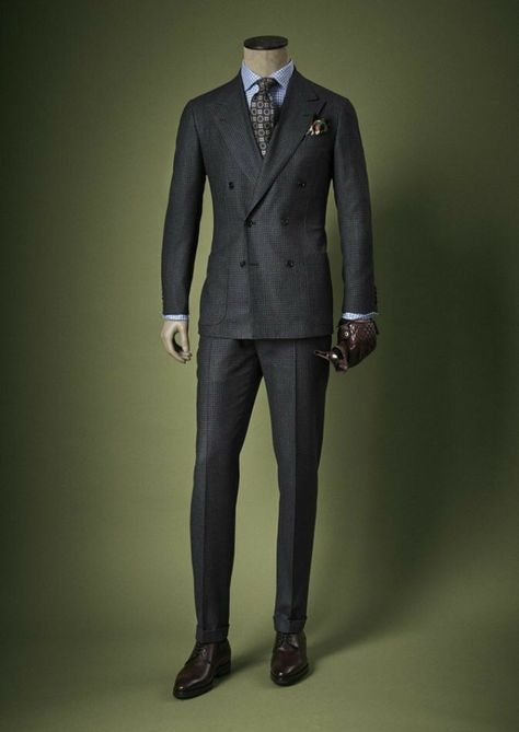 Kingsman Suits, Stylish Mens Suits, Charcoal Suit, Mark Williams, Formal Men, Casual Menswear, Work Uniform, Big Men Fashion, Formal Fashion