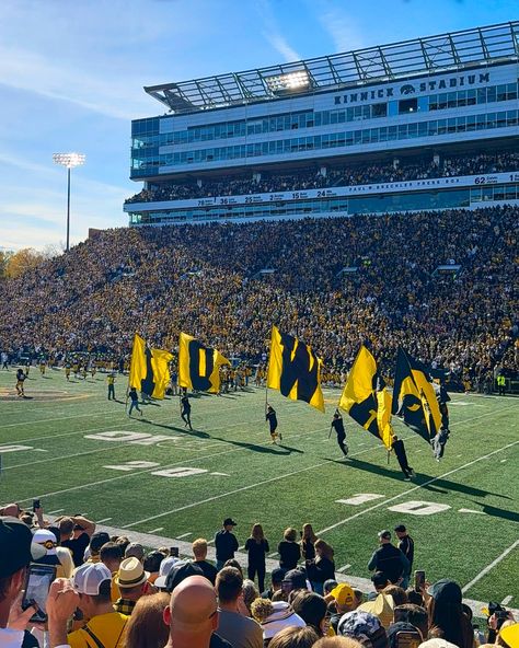 iowa 🖤✨ so much content to catch up on, but couldn’t end the weekend without sharing these gems 🫶🏼 @uiowa @hawkeyefootball @theiowahawkeyes @therealherky #iowafootball #iowahawkeyes #hawkeyefootball #big10 #iowan #footballseason #collegefootball #IOWA #universityofiowa #thewindycitymama Des Moines Iowa Aesthetic, Iowa Aesthetic, Iowa Football, Hawkeye Football, Des Moines Iowa, Iowa City, Iowa Hawkeyes, Rory Gilmore, Des Moines