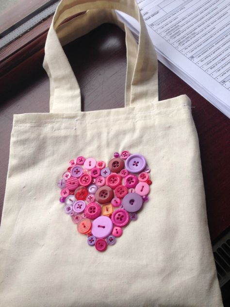 Tote Bag Craft Ideas, Canvas Bag Embroidery Ideas, Canvas Bags Ideas, Canvas Tote Bag Design Ideas, Tote Bag Decorating Ideas, Ecobag Design Ideas, Tote Bag Embroidery Ideas, Tote Bag Decoration, Aesthetic Buttons