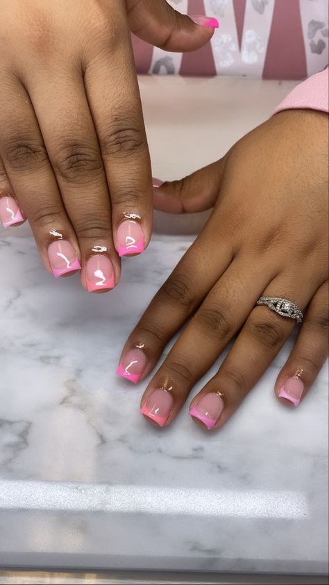 @sweettinails Pink Short Christmas Nails, Nurse Study, Overlay Nails, Girly Acrylic, Girly Acrylic Nails, French Tip Acrylic Nails, Dope Nail Designs, Short Square Acrylic Nails, Nail Sets