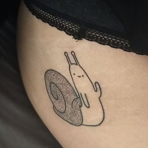 Snail
Tatoo
Adventure time 
Mignon
Tatouage
Cute
Escargot Adventure Time Snail Tattoo, Adventure Time Snail, Snail Tattoo, Adventure Time Tattoo, Best Friend Tattoos, Time Tattoos, Friend Tattoos, Body Mods, Adventure Time