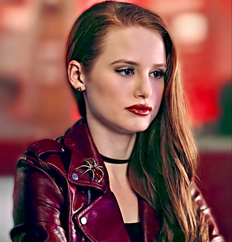 Cheryl Blossom Leather Jacket, Fairycore Fits, Cheryl Blossom Riverdale, Supernatural Dr, Riverdale Cast, Girl Y2k, Cheryl Blossom, Madelaine Petsch, Shadowhunters