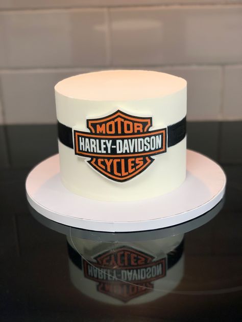 Grooms Cake Harley Davidson, Harley Birthday Cake, Pastel Harley Davidson, Harley Davidson Cakes For Men, Biker Cake, Harley Davidson Cake, Harley Davidson Birthday, Smash Cakes, 50 Birthday