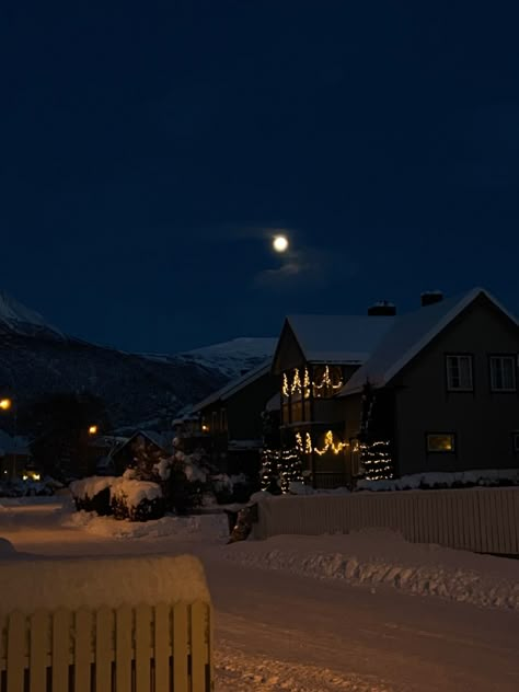 Norway Night Aesthetic, Norway City Aesthetic, Norwegian Christmas Aesthetic, Norway At Night, Svalbard Norway Aesthetic, Scandinavia Aesthetics, Sweden Aesthetic Winter, Norway Aesthetic Winter, Scandinavian Scenery