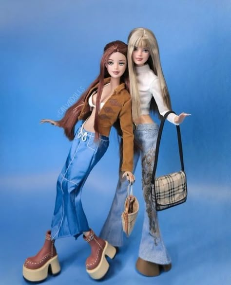 Barbie Doll Aesthetic Outfit, Freddy Krueger And Jason, Bratz Shoes, Spooky Outfits, Y2k Barbie, Scary Characters, Spooky Stuff, Haunted Houses, Barbie Fashionista