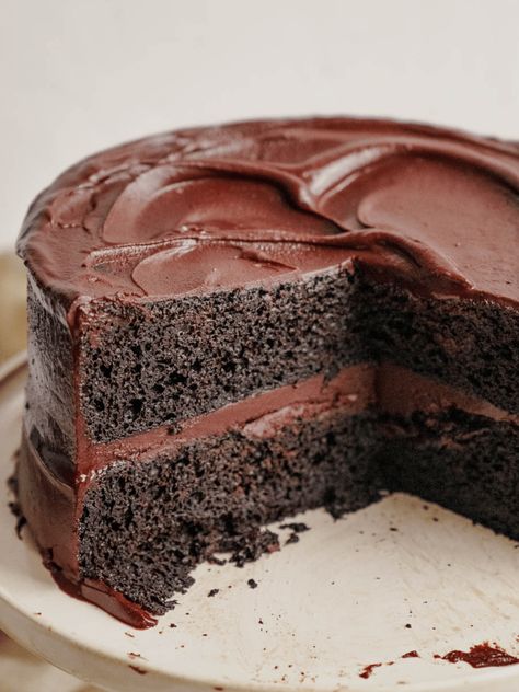 Best Chocolate Fudge, Fudge Icing, Super Moist Chocolate Cake, Chocolate Cake Frosting, Frosting Cake, Chocolate Fudge Frosting, Fudge Frosting, Frozen Chocolate, Chocolate Fudge Cake