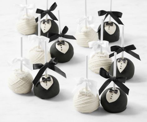 Bride And Groom Cake Pops, White Engagement Party, Engagement Party Diy, Engagement Party Games, Black And White Wedding Cake, Black And White Wedding Theme, Chocolate Cake Pops, Wedding Cake Pops, Black Wedding Cakes