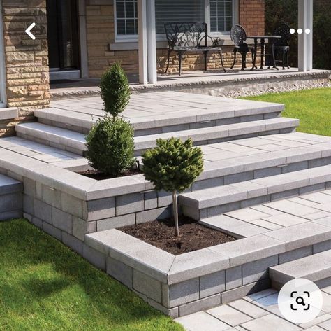 Entrance Steps, Front Door Landscaping, Driveway Entrance Landscaping, Patio Stairs, Spiral Staircases, Walkway Landscaping, Modern Backyard Landscaping, Exterior Stairs, Front Yard Design