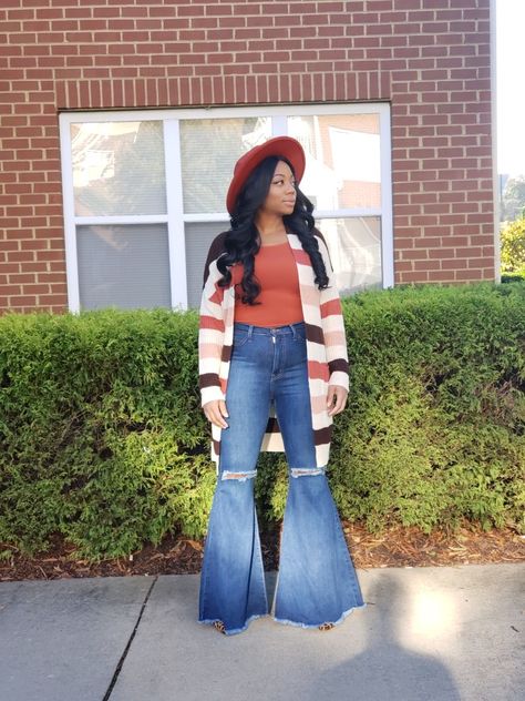 Cardigans, bell bottoms & fedora. The perfect fall outfit. Perfect Fall Outfit, Makeup Guru, Beauty Basics, Insta Makeup, Baddie Outfits, Makeup Lover, Bell Bottoms, Bell Bottom Jeans, Wide Leg Jeans