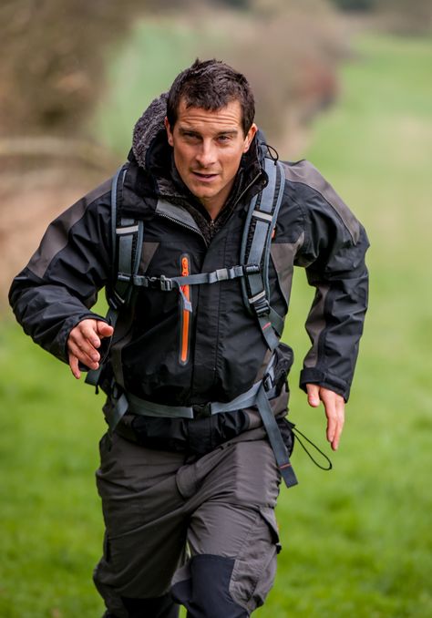 Facts About Bears, Hiking Outfit Men, Man Vs Wild, New Images Hd, Backpack Outfit, Tac Gear, Bear Grylls, Climbing Gear, Athletic Body