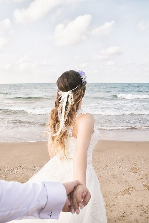 Outdoor Wedding Photography, Mother Wedding, Outdoor Wedding Photos, Beach Wedding Photography, Beach Wedding Photos, Creative Wedding Photography, Wedding Photography Poses, Affordable Wedding, Bride Look