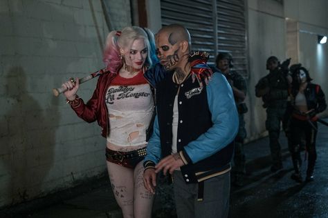 Hahaha Joker, Joker Y Harley Quinn, Jay Hernandez, Margot Robbie Harley Quinn, Margot Robbie Harley, Harley Quinn Costume, Harley Quinn Art, Dc Movies, It Movie Cast