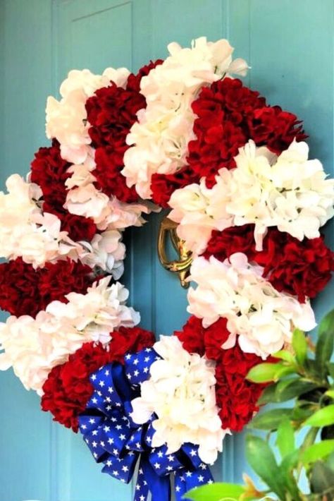 Diy 4th Of July Decorations, Diy Outdoor Party, Patriotic Centerpieces, July Decor, Patriotic Decor, Quick Diy, 4th Of July Decorations, July Crafts, Themed Crafts