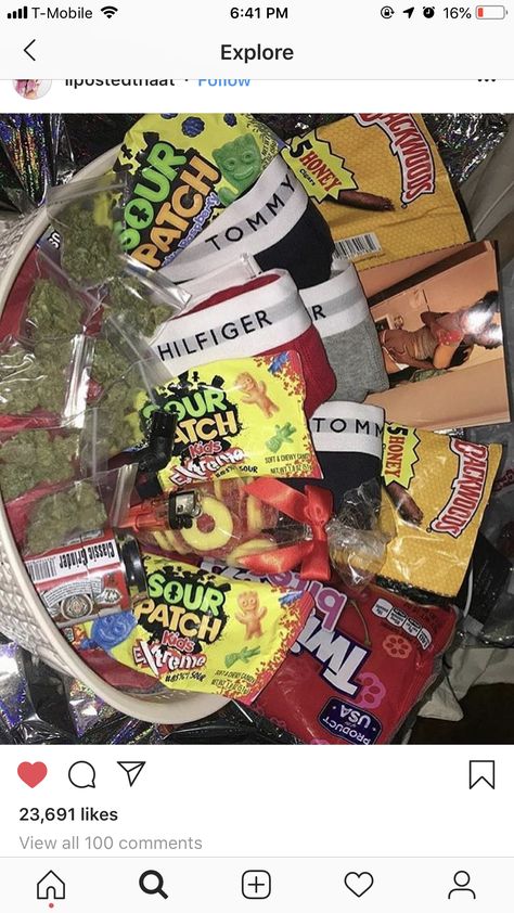 Gift Baskets For Your Boyfriend, Baskets For Your Boyfriend, Bf Gift Ideas Birthday, Basket For Your Boyfriend, Bong Decorating Ideas, Boyfriends Birthday Ideas, Halloween Gift Baskets, Gift Baskets For Him, Boyfriend Gift Basket