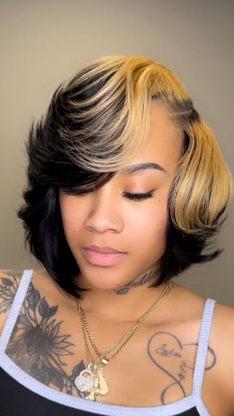 KooKie 🔱est | BLENDING BLONDE LEAVE OUT 🙄😒🥴😑‼️‼️ (Quick Weave Bob)..I miss doing Bobs!!! #instagood #instareels #foryou #explorepage #Hair #Makeup... | Instagram Deep Side Part Bob Quickweave, Bob Quick Weave Hairstyles Middle Part, Leave Out Quick Weave, Leave Out, Bob Quick Weave, Quick Weave Hairstyles Bobs, Bob Layers, Short Quick Weave Styles, Weave Bob