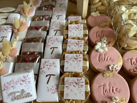 Baby Girl Chocolate Decoration, Chocolate Decoration, Shower Collection, T Baby, Chocolate Decorations, Baby Shower, Shower