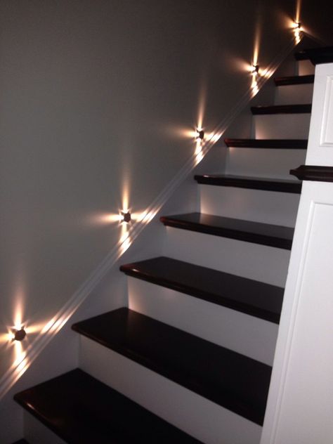 Stairs Design With Lights, Led On Stairs, Led Light On Stairs, Led Strip Lights Up Stairs, Staircase With Led Lights, Stairs Lighting Ideas, Stair Lights Indoor, Stairs Tiles Design, Room Paint Designs