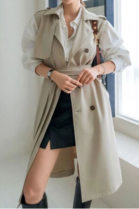 casual trench coat style Coat Outfit Korean, Petite Trench Coat, Casual Trench Coat, Dress Half Sleeve, Trench Coat Outfit, Outfit Korean, Trench Dress, Trench Coat Style, Coat Outfit