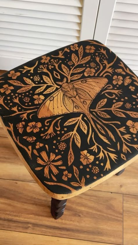 Wood Burned Furniture Ideas, Artistic Painted Furniture, Drawing On Furniture, Burn Wood Art, Eccentric Furniture, Floating Nightstand Ideas, Modern Floating Nightstand, Upcycled Decor, Wood Paintings