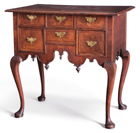 table ||| sotheby's n10005lot9yh4wen Queen Anne Furniture, Walnut Dressing, New England Furniture, Chippendale Furniture, Southern Furniture, American Queen, Southern Decor, Period Furniture, European Furniture