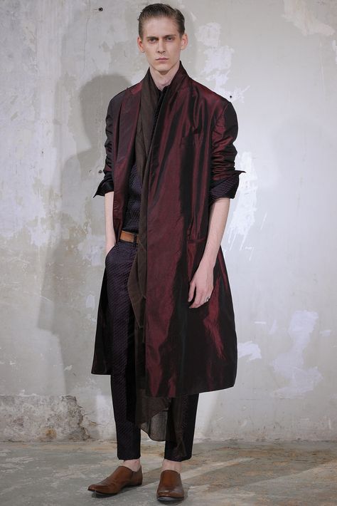 Haider Ackermann Spring 2014 Menswear Fashion Show Haider Ackermann Menswear, Haider Ackermann, Androgynous Fashion, Men Style Tips, 2014 Fashion, Designer Clothes For Men, Spring Summer 2014, Mens Spring, Fashion Shows