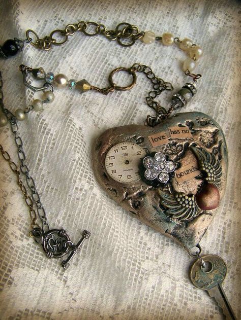 Clay Clock, Altered Art Jewelry, Jewelry Repurposed, Vintage Jewelry Ideas, Diesel Punk, Steam Punk Jewelry, Junk Jewelry, Mixed Media Jewelry, Key Jewelry