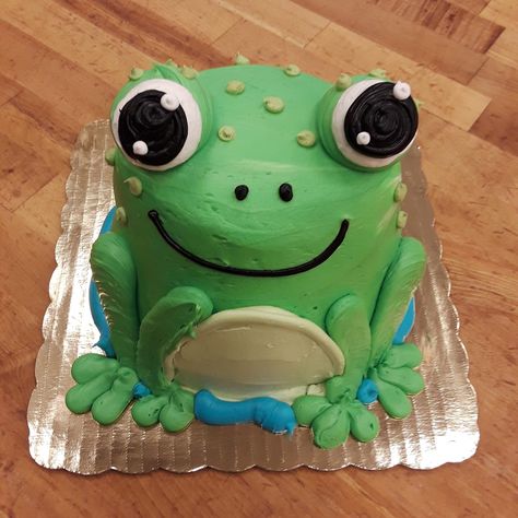 Frog Smash Cake, Frog Shaped Cake, Frog Cake Designs, Frog Cakes Birthday, Frog Birthday Party Ideas, Easy Frog Cake, Frog Cake Birthday, Frog Birthday Cake Ideas, Frog Cake Ideas