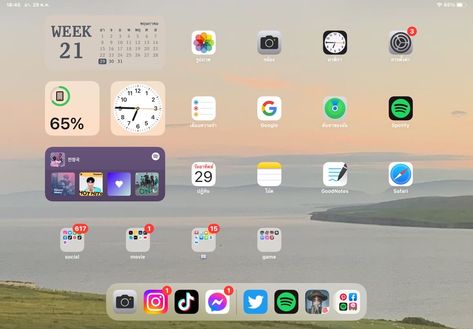 Ipad Homescreen Ideas For School, Ipad Homescreen Ideas School, Ipad Organization Homescreen, Ipad Ios 16, Ipad Inspiration, Ipad Homescreen Ideas, Ipad Organization, Phone Organisation, Ipad Setup