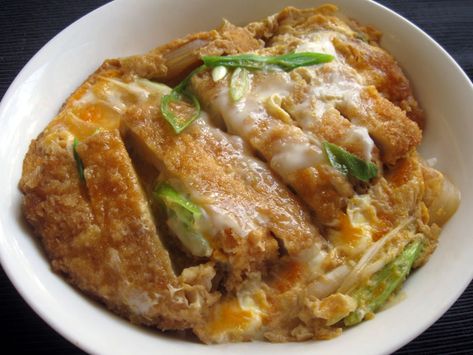 Katsu Donburi Recipe, Katsu Don Recipe, Chicken Katsudon Recipe, Katsu Don, Donburi Recipe, Katsu Recipes, Bulgogi Recipe, Chicken Katsu, Easy Japanese Recipes