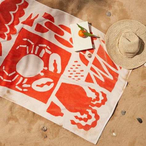 Beach Book, Accessories Beach, Summer Beach Towels, Nyc Artist, Living Room Floor, Beach Park, Sun Beach, Beach Accessories, Towels Design