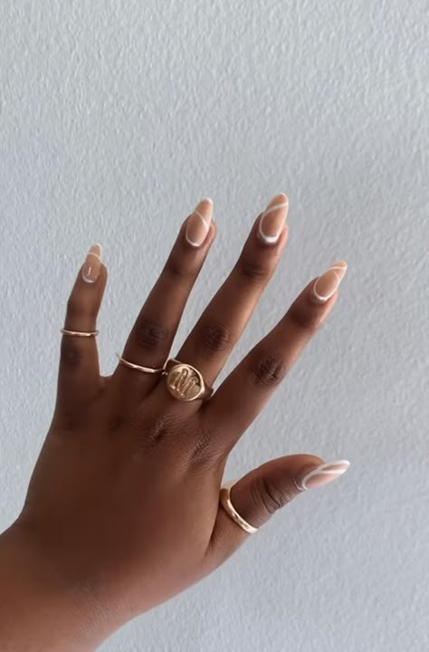 Minimalist Nails On Black Women, Gel Nail Designs On Dark Skin, Neutral Nails On Black Women, Clean Girl Nails Black Women, Black Women Nails Polish Dark Skin, Nails Inspo For Dark Skin, Minimalist Nails Black Women, Nail Inspo Brown Skin, Simple Nails Black Women