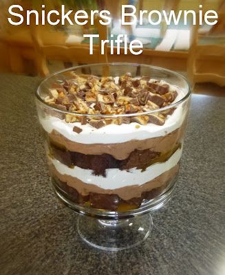 Brownie Trifle Recipe, Trifle Bowl Recipes, Snicker Brownies, Trifle Dessert Recipes, Christmas Trifle, Brownie Trifle, Dessert Oreo, Desserts Keto, Trifle Dish