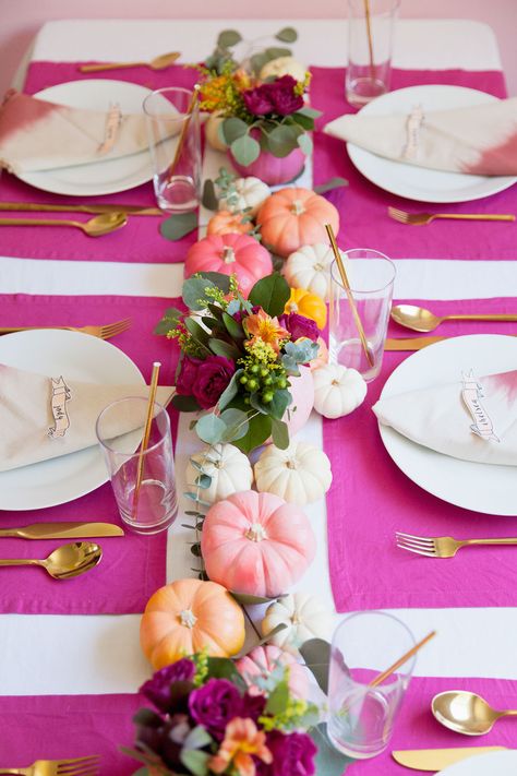 Fall Table Decor Ideas, Fall Bridal Shower Decorations, Pumpkin Table Decorations, Pumpkin Vase, Pumpkin Centerpiece, Fall Brunch, Orange Baby Shower, Brunch Table, Bridal Shower Tables