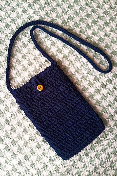 Crochet Phone Case Pattern Free, Sling Bag Crochet, Phone Bag Crochet, Phone Bag Pattern, Crochet Sling Bag, Crocheted Purse, Crochet Phone Cases, Crochet Mobile, Crochet Purse Pattern Free