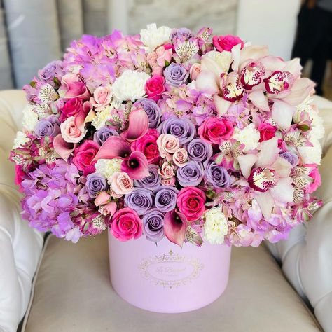 Le Bouquet on Instagram: “✨Lavender Dreams✨ #orlandoluxuryflorist” Luxury Flower Arrangement, Birthday Cake For Cat, Luxury Florists, Flower Box Gift, Flower Arrangement Designs, Luxury Flowers, Flower Boxes, Purple Wedding, Party Event