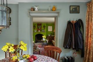 Oxfordshire House, Tiny Playhouse, Cotswolds Cottage, Moroccan Table, English Interior, English Decor, Charleston Homes, Freestanding Kitchen, Weekend House