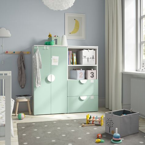 Smastad Ikea, Kids Clothes Storage, Ikea Italia, Ikea Kids, Outdoor Bedroom, Organization Furniture, Space Interiors, Ikea Family, Style Deco