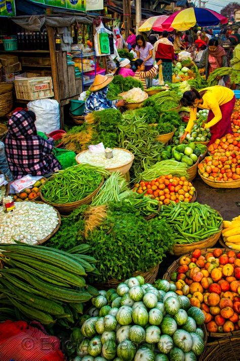 Vivid fruits and vegetables brought to market in Hpa-An, Myanmar (Burma). Market Reference, Hpa An, Mombasa Kenya, People References, Myanmar Travel, Traditional Market, मोबाइल वॉलपेपर, Outdoor Market, Fruit And Veg