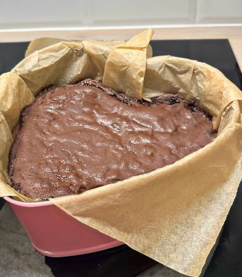 heart shaped, brownies, cake, dessert, cupcake, chocolate, sugar, sweet, pink, stensel, form, bake, baking Brownies Heart Shaped, Heart Shaped Brownie Cake, Heart Shaped Brownies, Brownies Cake, Cupcake Chocolate, Heart Shaped Chocolate, Bday Cake, Heart Cake, Brownie Cake