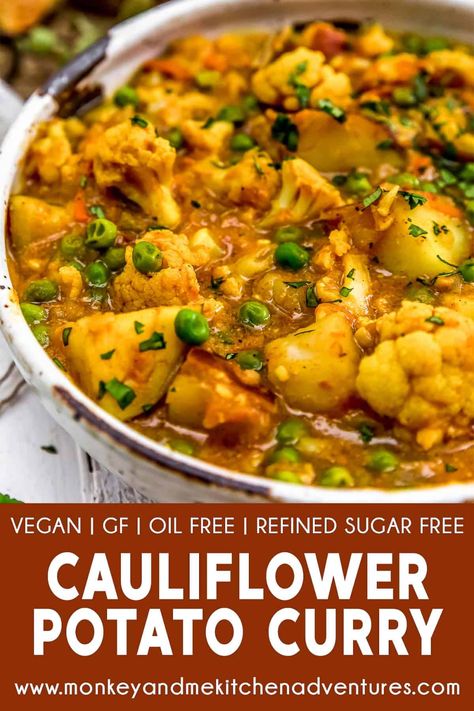 Easy to make using the Instant Pot or Stovetop, this comforting Cauliflower Potato Curry is packed full of aromatic spices and powerhouse veggies. #vegan #oilfree #glutenfree #plantbased | monkeyandmekitchenadventures.com Monkey And Me Kitchen Adventures, Monkey And Me, Cauliflower Potatoes, Potato Curry, God Mat, Samosa, Cauliflower Recipes, Vegan Dinner Recipes, Veggie Dishes