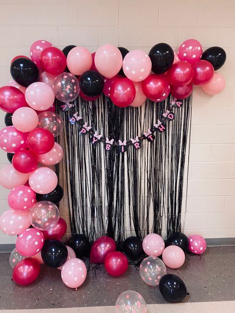 Black And Pink Balloon Garland, Pink And Black Birthday Decorations, Black Pink Birthday Theme, Pink Black Silver Birthday Party, Black And Pink Decorations Party, Pink And Black Bday Decor, Pink And Black Party Decor, Kuromi Birthday Party Ideas, Pink And Black Decorations Party