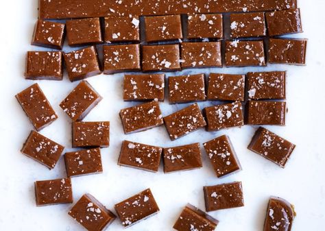 Bourbon–Sea Salt Caramels - Bon Appétit Sea Salt Caramel Recipe, Salted Caramel Desserts, Sea Salt Caramels, Salted Caramel Recipes, Bon Appetite Recipes, Caramel Desserts, Candy Recipes Homemade, Sea Salt Caramel, Christmas Candy Recipes