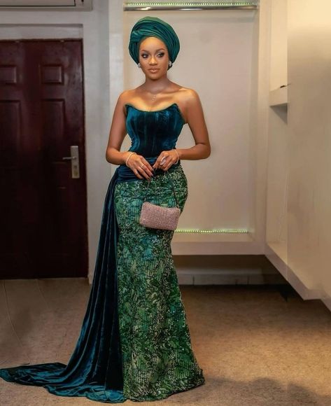 African Dresses Wedding, Velvet Aso Ebi Styles, Latest Designer Party Wear Dresses, Asoebi Dress Styles, Nigerian Asoebi, Nigerian Traditional Dresses, Lace Asoebi, Nigerian Lace Dress, Nigerian Dress Styles