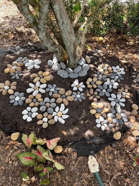 Stone Flowers Garden Art, Rock Flower Path, Diy Garden Rocks, Small Outdoor Rock Garden Ideas, No Maintance Landscape, Flower Rock Garden Ideas, Painted Rock Garden Landscaping, Rock Garden Under Tree, Rock Designs In Gardens