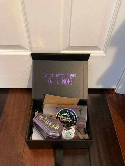 Spooky Will You Be My Bridesmaid, Edgy Bridesmaid Proposal, Maid Of Honor Proposal Spooky, Gothic Maid Of Honor Proposal, Dark Bridesmaid Proposal, Goth Bridesmaid Gifts, Halloween Themed Bridesmaid Proposal, Bridesmaid Boxes Black, Bridesmaid Proposal Gothic