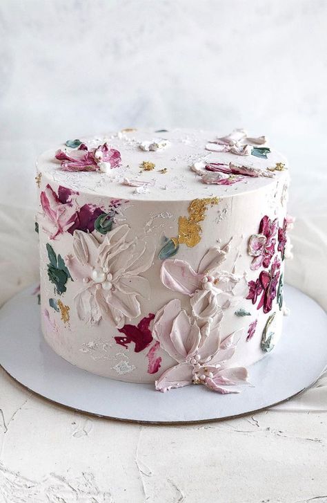 30. Floral Hand Painted Cake For birthdays, dinner parties, and celebrations of all kinds, wow you friend & family with this jaw-droppingly floral buttercream... Dark Pink Colour, Hand Painted Cake, Painted Cake, Hand Painted Cakes, Elegant Birthday Cakes, Cake Decorating Piping, Beautiful Birthday Cakes, Simple Birthday Cake, Cake Decorating Designs